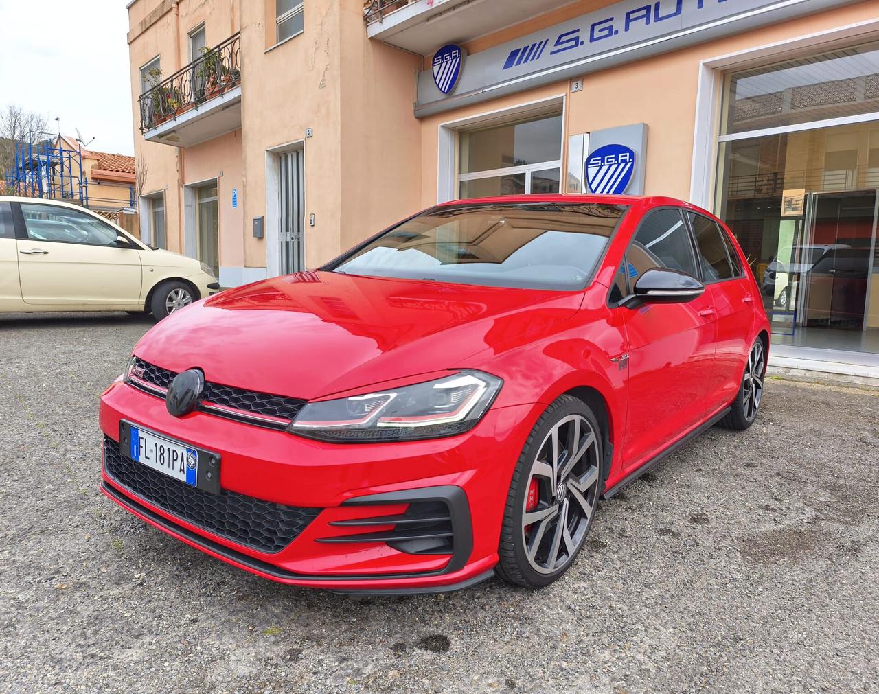 Volkswagen Golf GTI Performance 2.0 245 CV TSI DSG