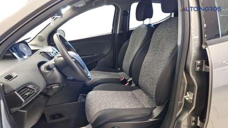 Lancia Ypsilon 1.0 FireFly Hybrid Silver