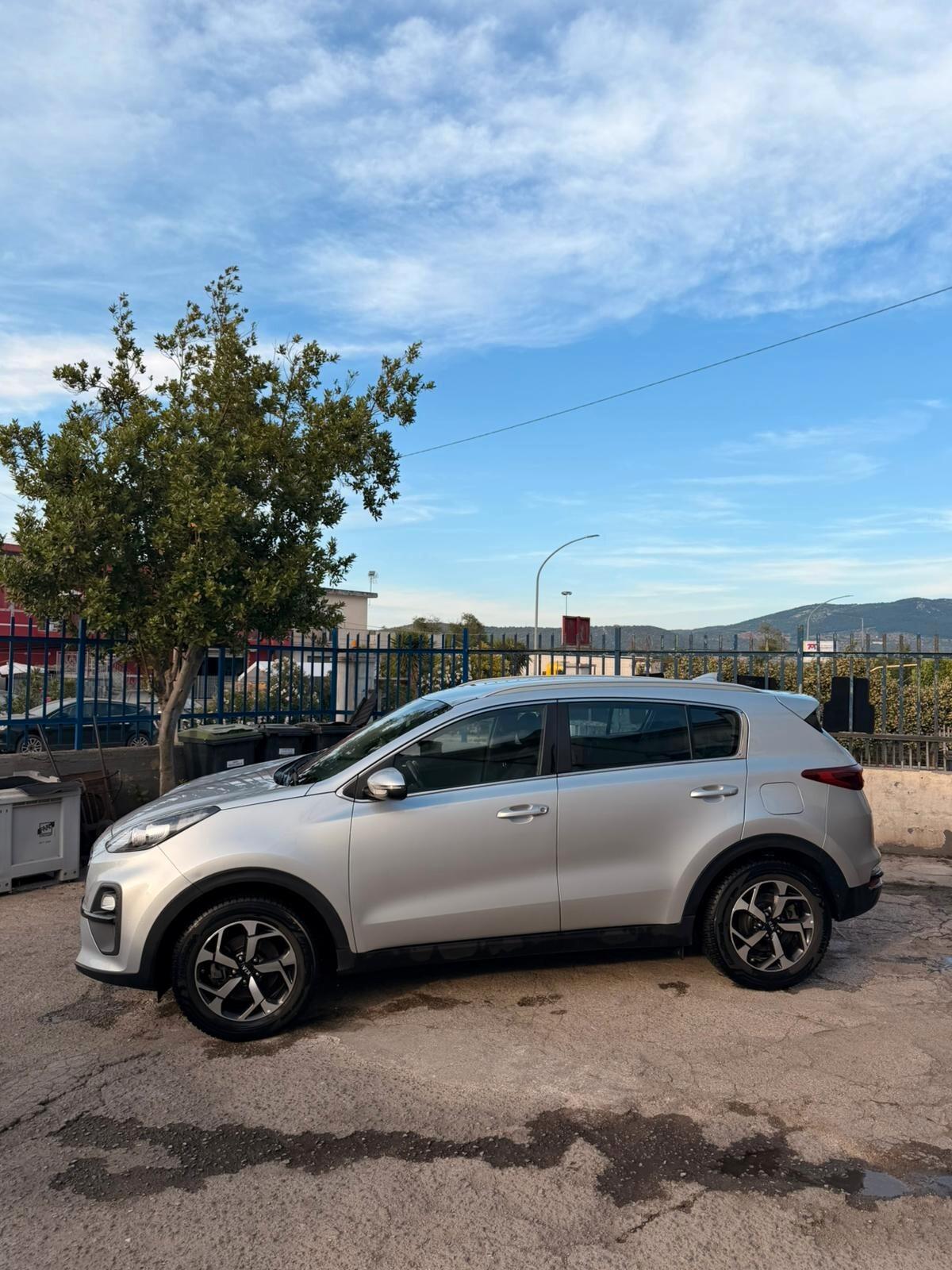 KIA SPORTAGE 1.6 CRDI MHEV AUTOMATICA 61.000 KM