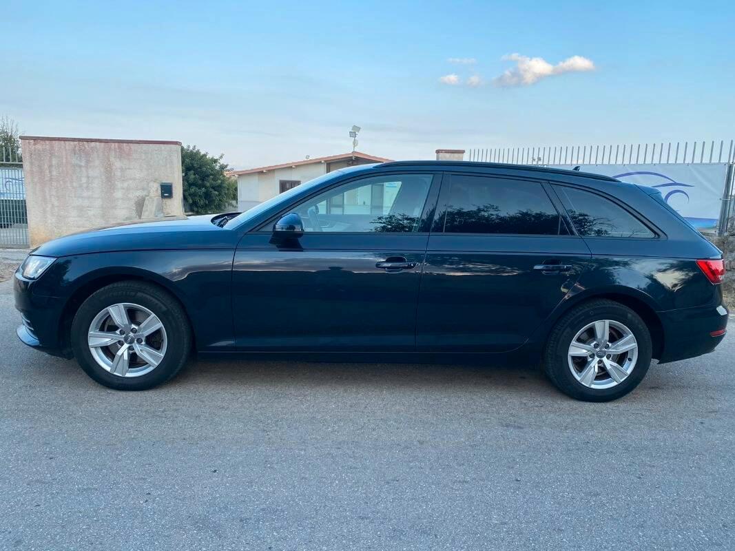 Audi A4 Avant 30 2.0 tdi Business Sport 122cv s-tronic my16