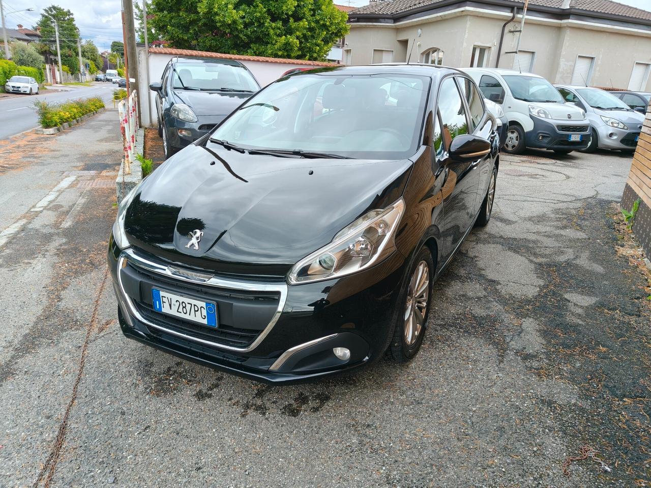 Peugeot 208 PureTech 82 5 porte Allure