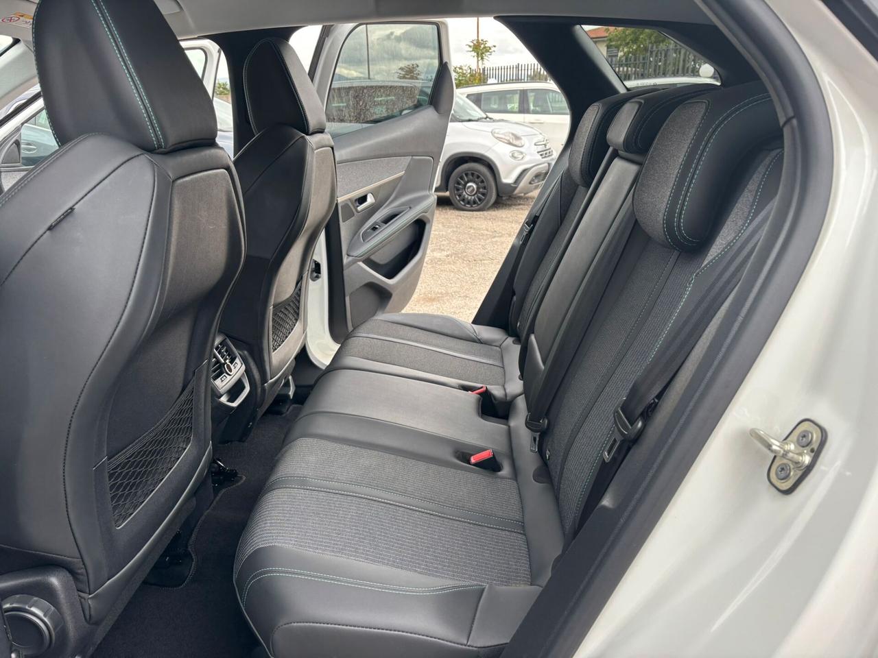 Peugeot 3008 BlueHDi 130 S&S EAT8 Allure 12/2020