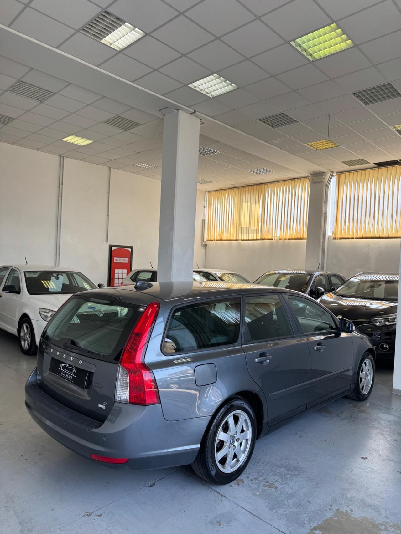 Volvo V50 D2 R-design