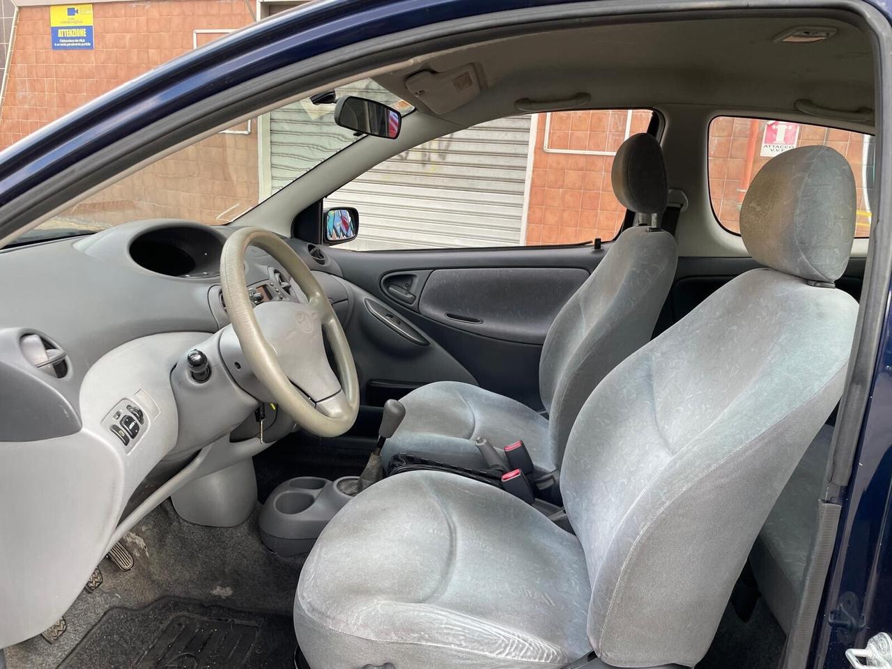 Toyota Yaris 1.0i 16V cat 3 porte