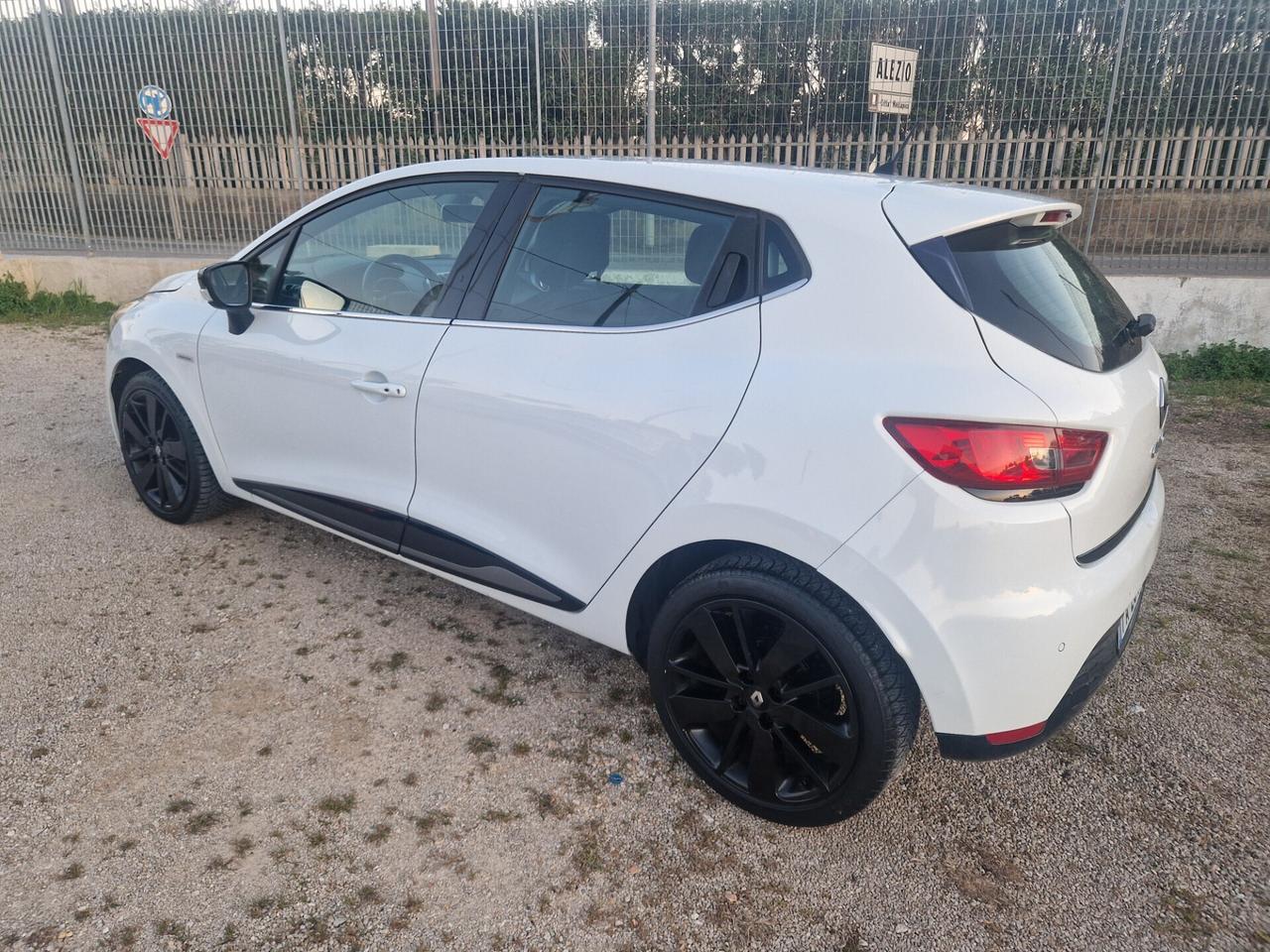 Renault Clio 1.5 dCi 90CV Costume National - 2015
