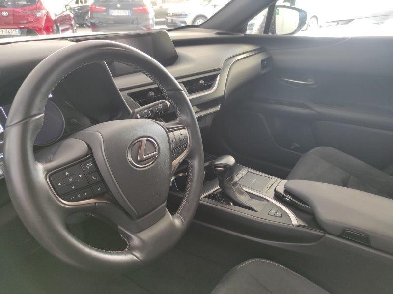 LEXUS UX - UX Hybrid 4WD Executive