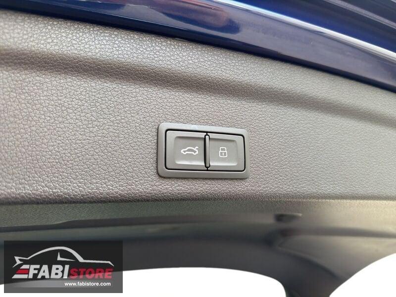 Audi Q3 Sportback 35 TDI 150 Cv S-Tronic S-Line interno ed esterno