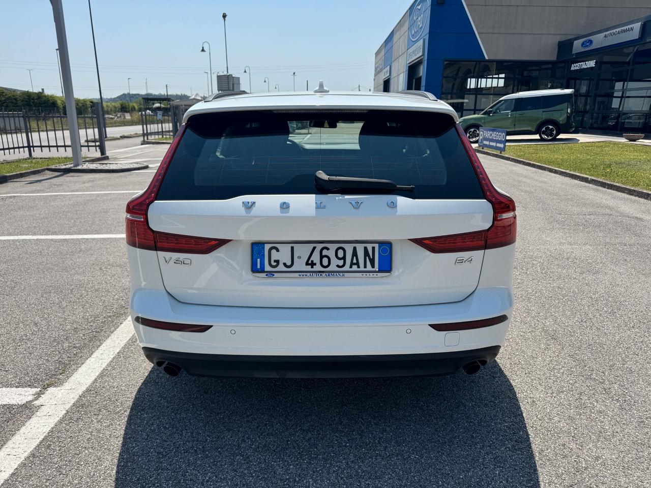 Volvo V60 B4 (Diesel/Hybrid) Automatico Momentum Bsn.