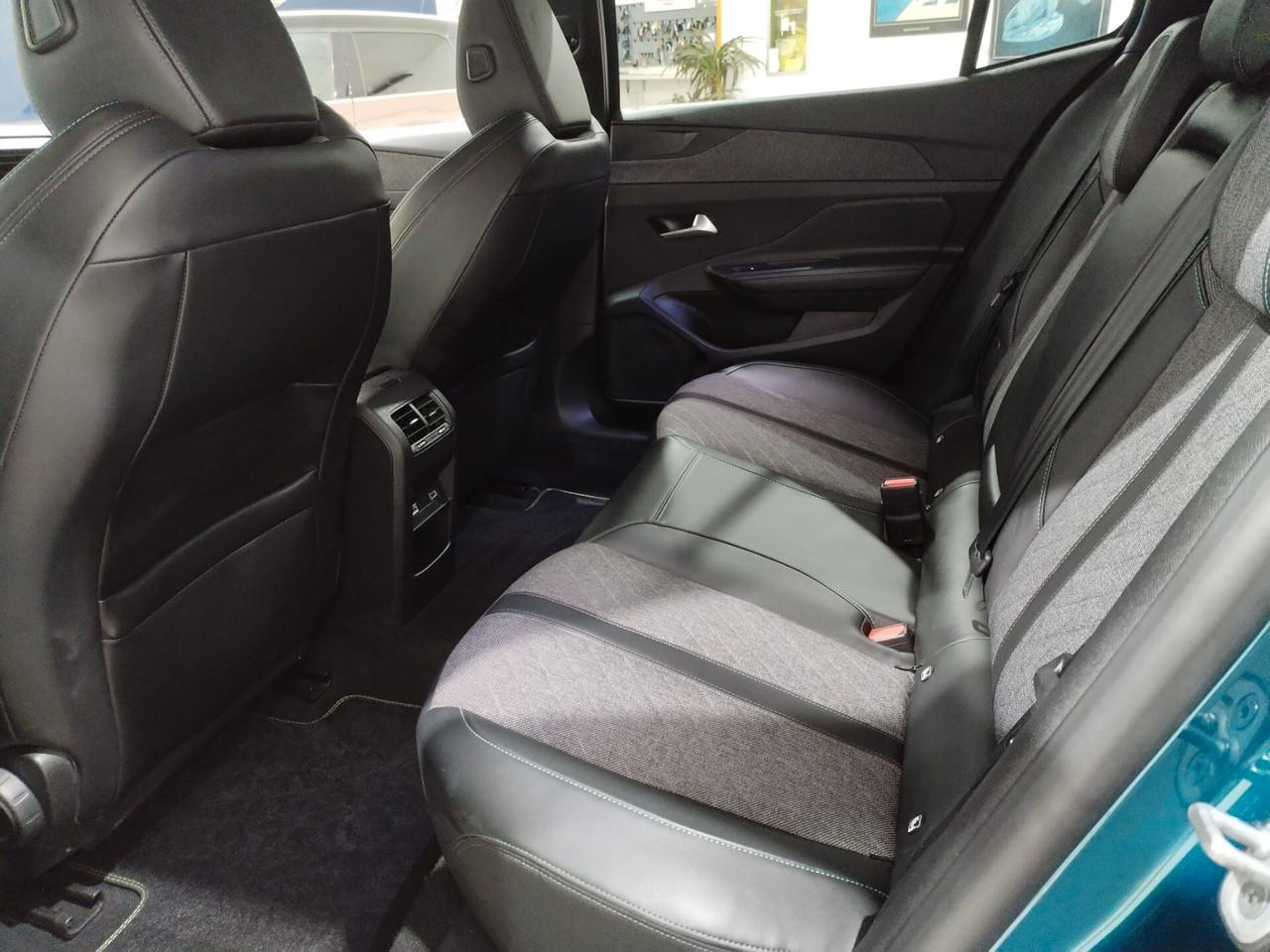 Peugeot 408 PureTech 130 S&S EAT8 Allure Pack