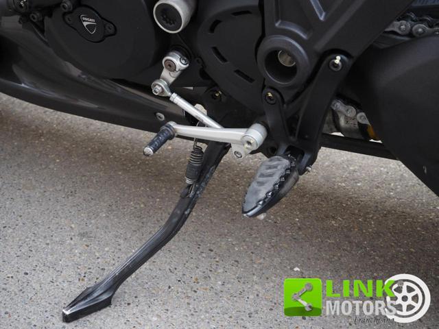 DUCATI Diavel Red Carbon