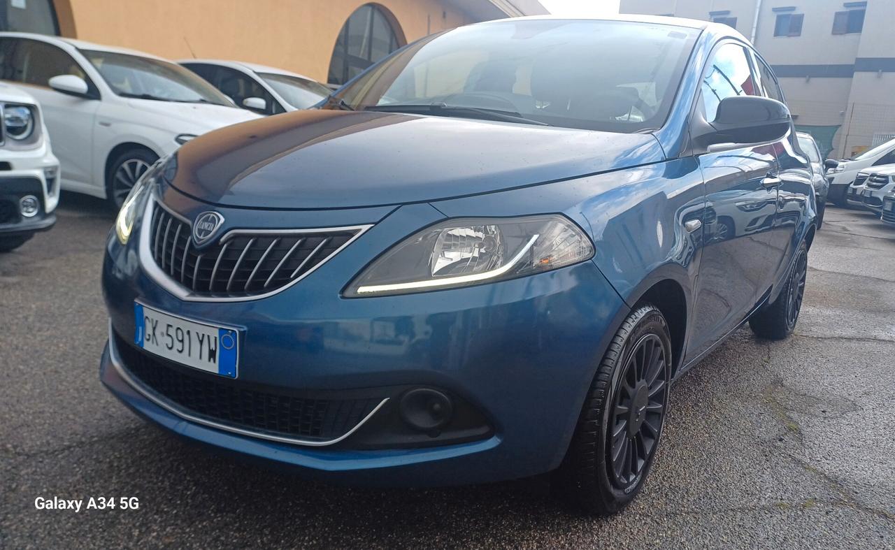 Lancia Ypsilon 1.0 FireFly 5 porte S&S Hybrid Gold