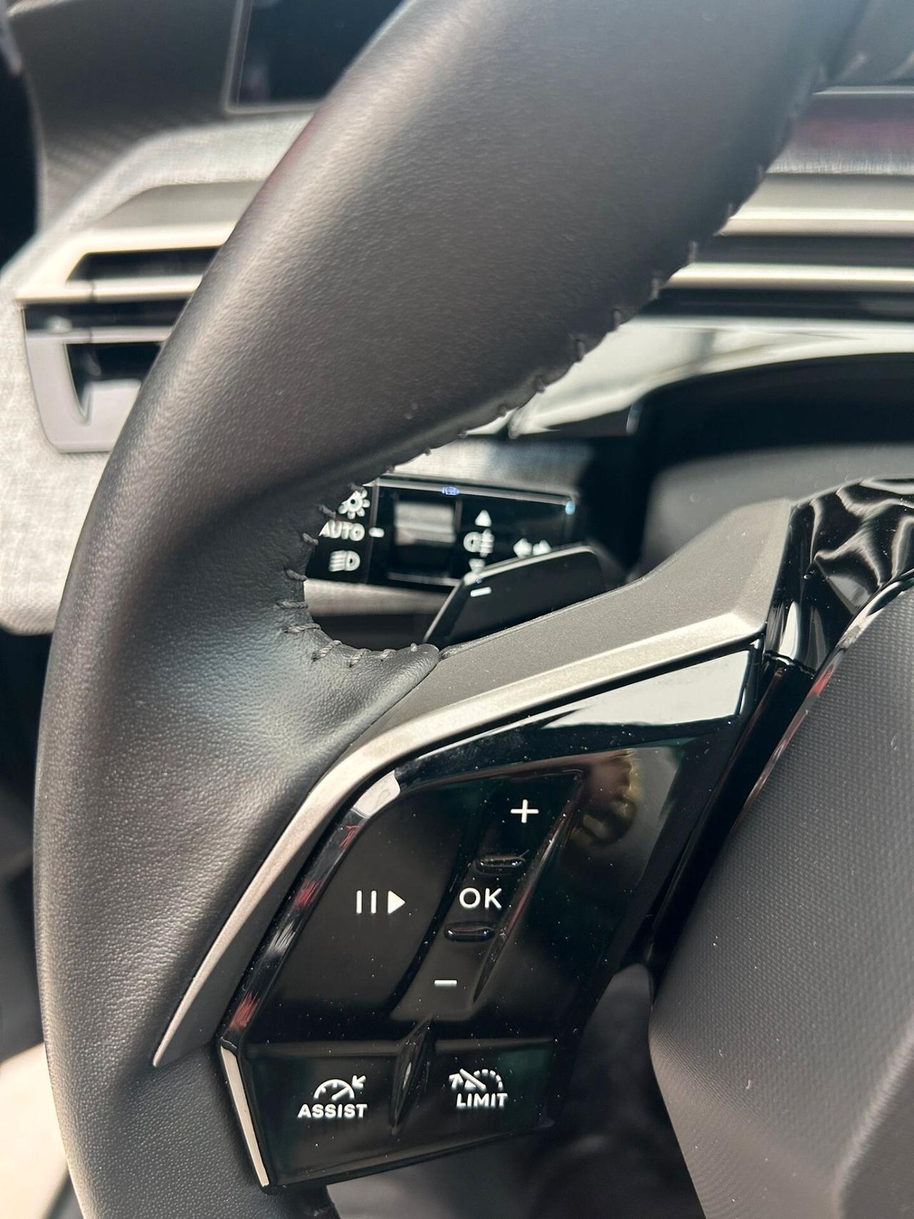 Peugeot 3008 Hybrid 136 e-DCS6 Allure