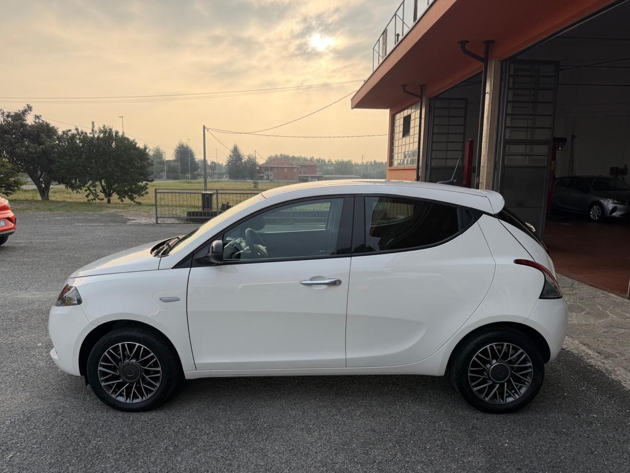 Lancia Ypsilon 1.0 5 porte Hybrid Gold