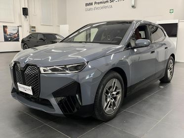BMW iX 50 pacchetto sportivo xDrive