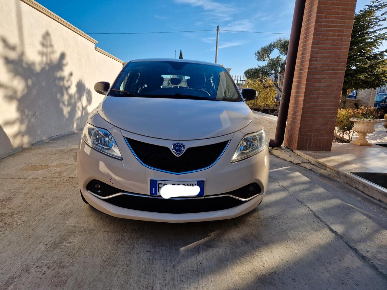 Lancia Ypsilon 1.2 69 CV 5 porte GPL Ecochic Silver