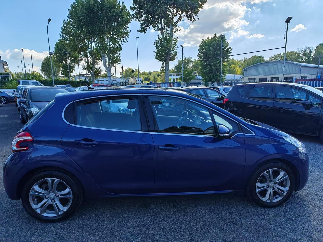 Peugeot 208 1.2 benzina