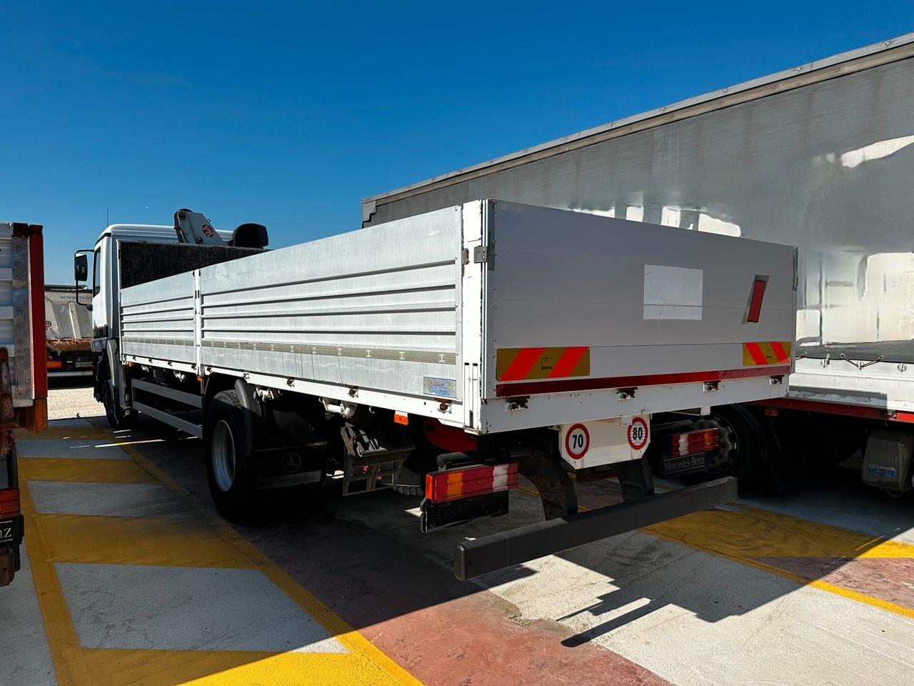 Mercedes Benz Actros 1831 Cassone fisso con gru PM 4x2 ABS
