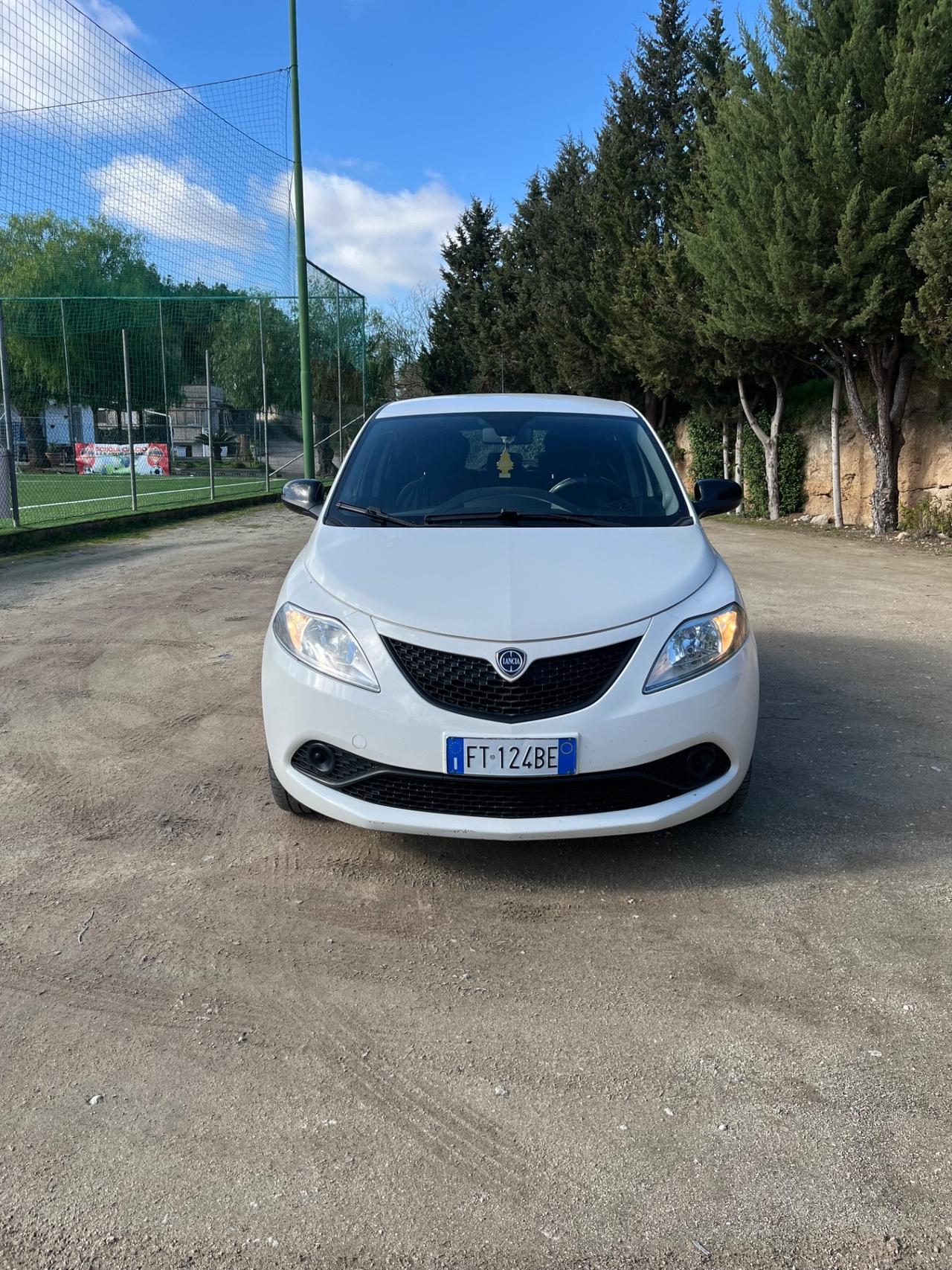 Lancia Ypsilon 1.2 Platinum 2018 Uni-Pro