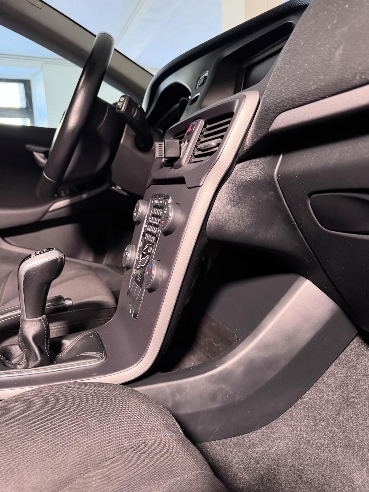 Volvo V40 2.0 d2 Momentum my17