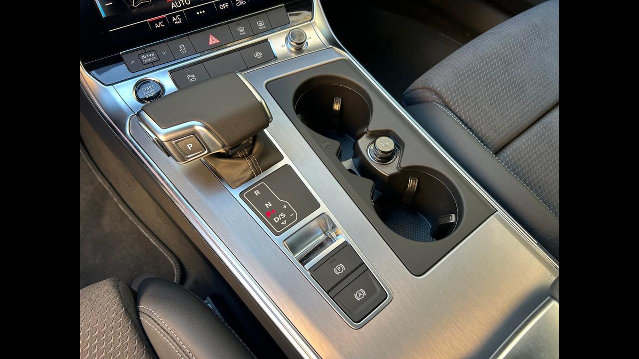 Audi Audi A6 Avant S line edition 40 TDI 150(204) kW(CV) S tronic