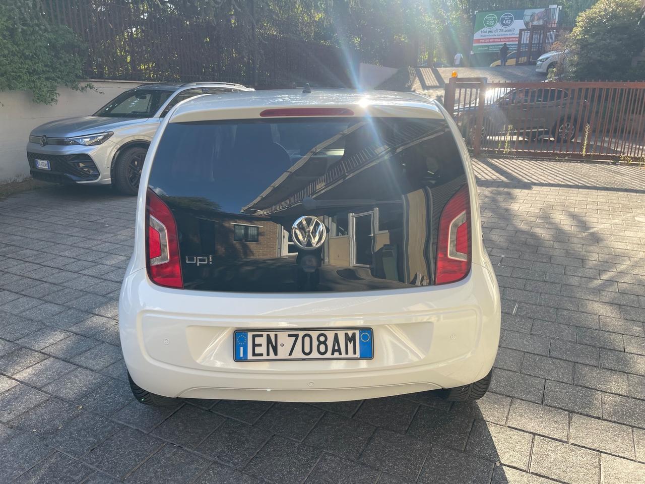 Volkswagen up! 1.0 75 CV 5p. high