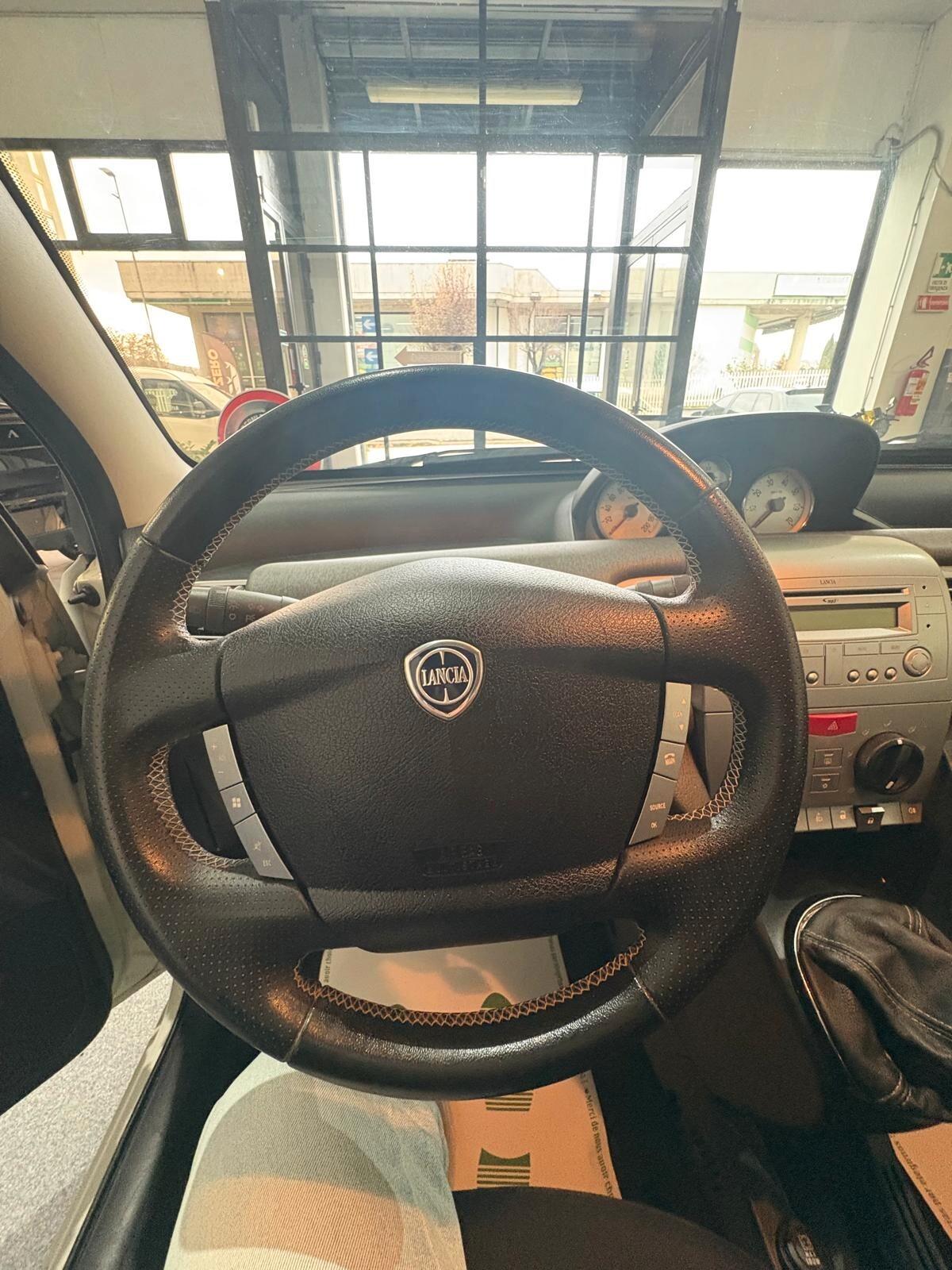 Lancia Ypsilon 1.2 69 CV Elle