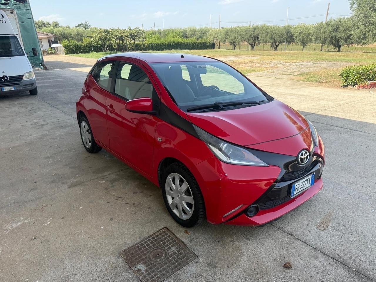 Toyota Aygo 1.0 VVT-i 69 CV 5 porte x-cite