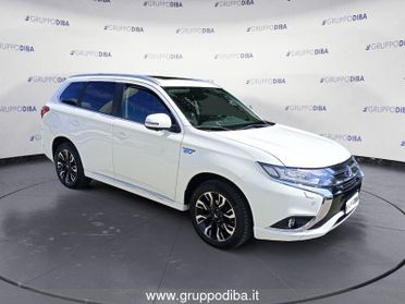 Mitsubishi Outlander III 2016 Benzina phev 2.0 Instyle Diamond Sda 4wd