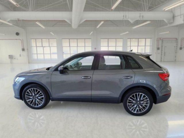 AUDI Q3 35 TDI S tronic Business Advanced