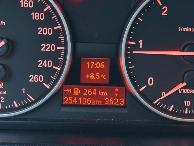 BMW X1 (4X4) xDrive18d Eletta