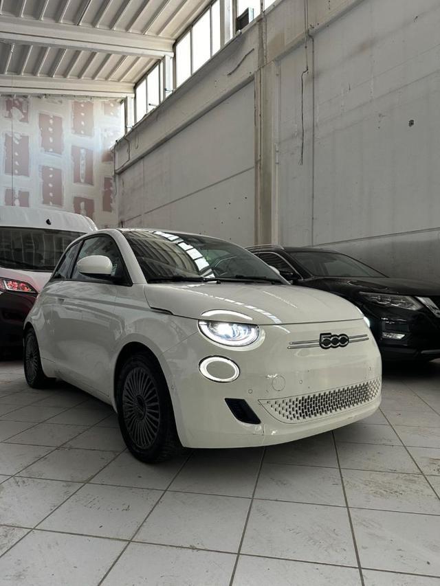 FIAT 500e Berlina 42 kWh Icon +