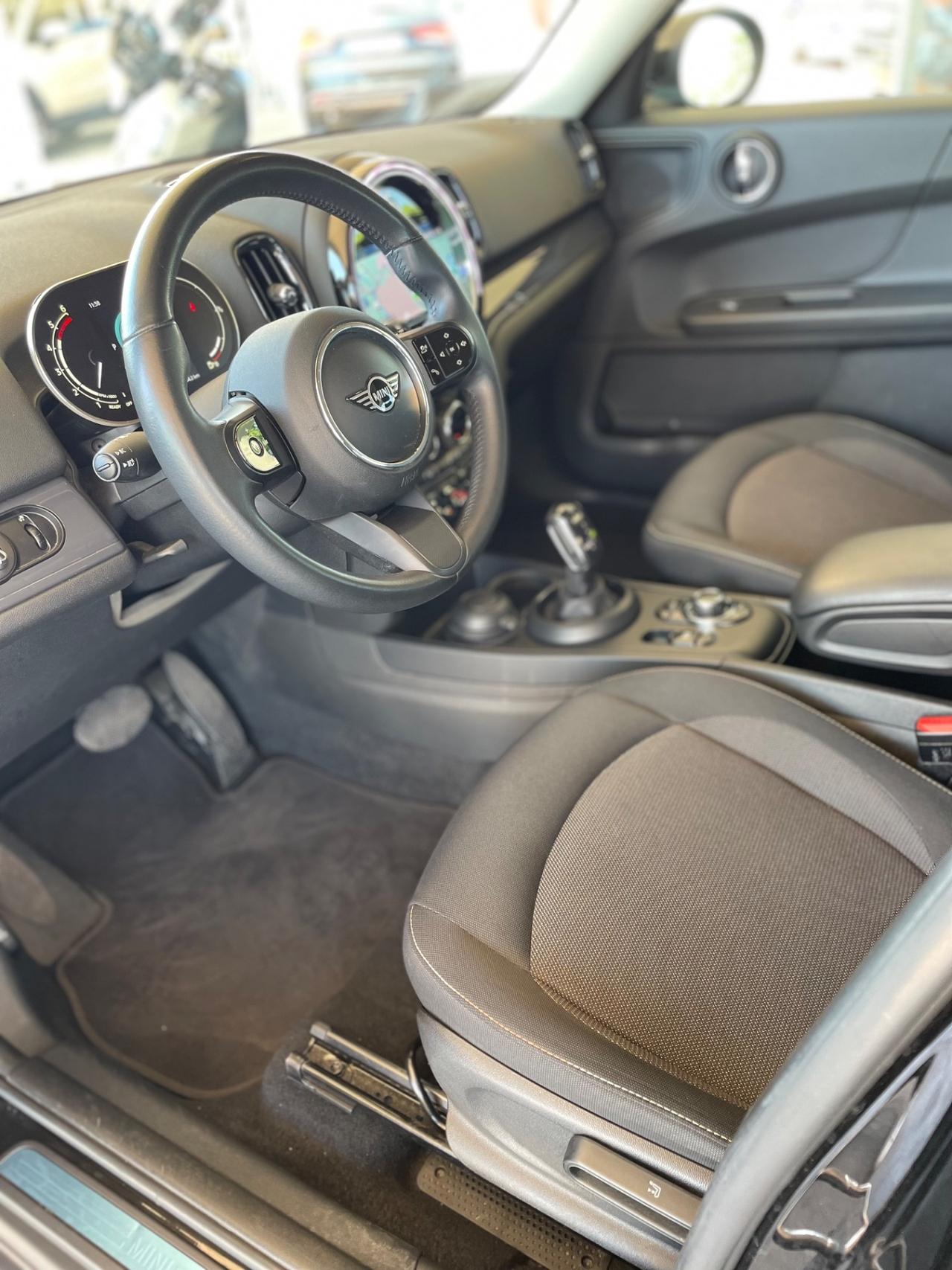 Mini One Countryman Automatica Total Black