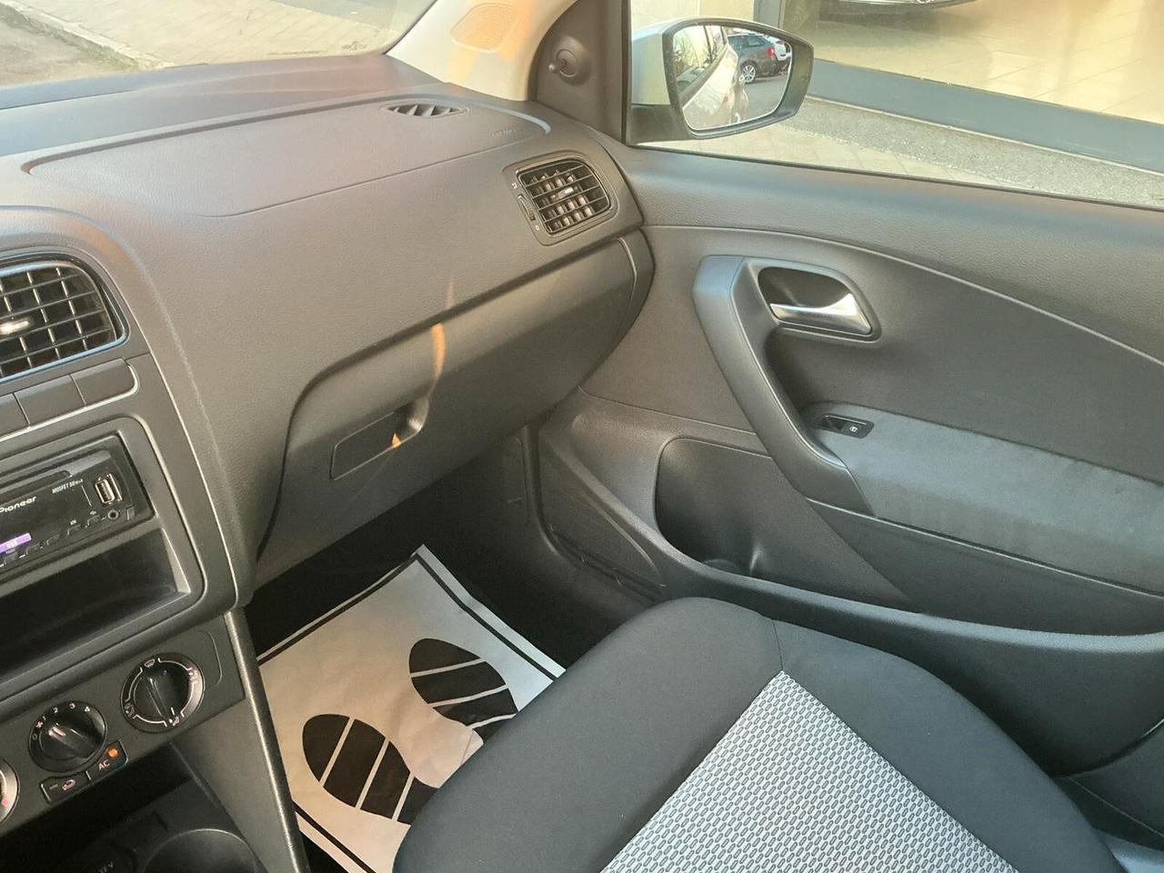 Volkswagen Polo 1.2 benzina Neopatentati