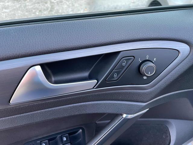 VOLKSWAGEN Golf Variant 1.6 TDI 115 CV DSG Executive BlueMotion Tech.