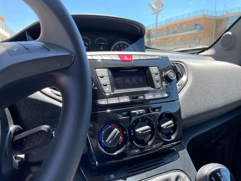 Lancia Ypsilon 1.2 69 CV 5 porte GPL Ecochic Silver