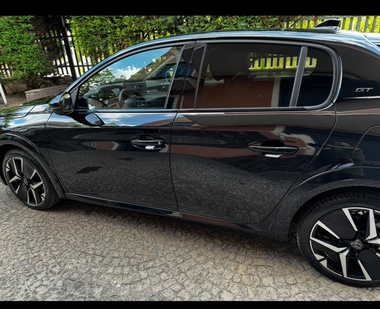Peugeot 208 Hybrid 136 e-DCS6 GT