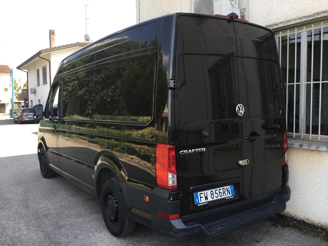 Volkswagen Crafter 35 2.0 TDI 140CV PM-DC Cabinato