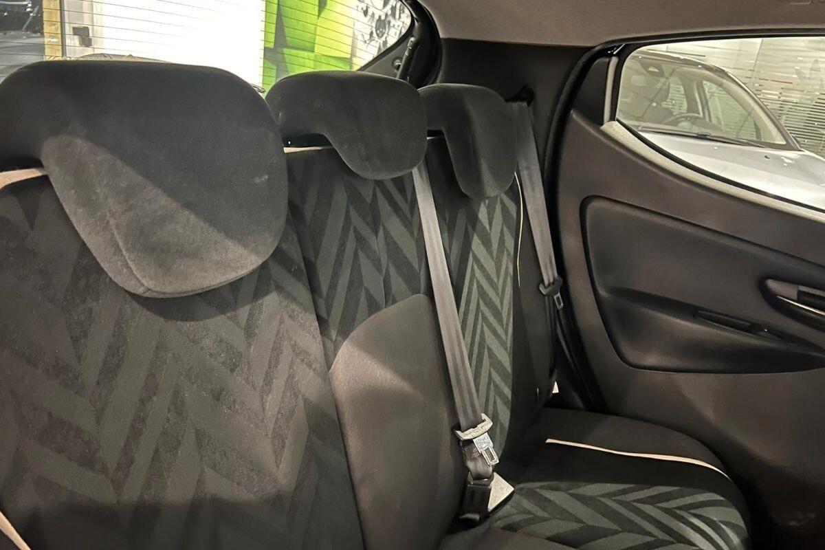 Lancia Ypsilon 0.9 TwinAir 85 CV 5 porte S&S DFN Gold