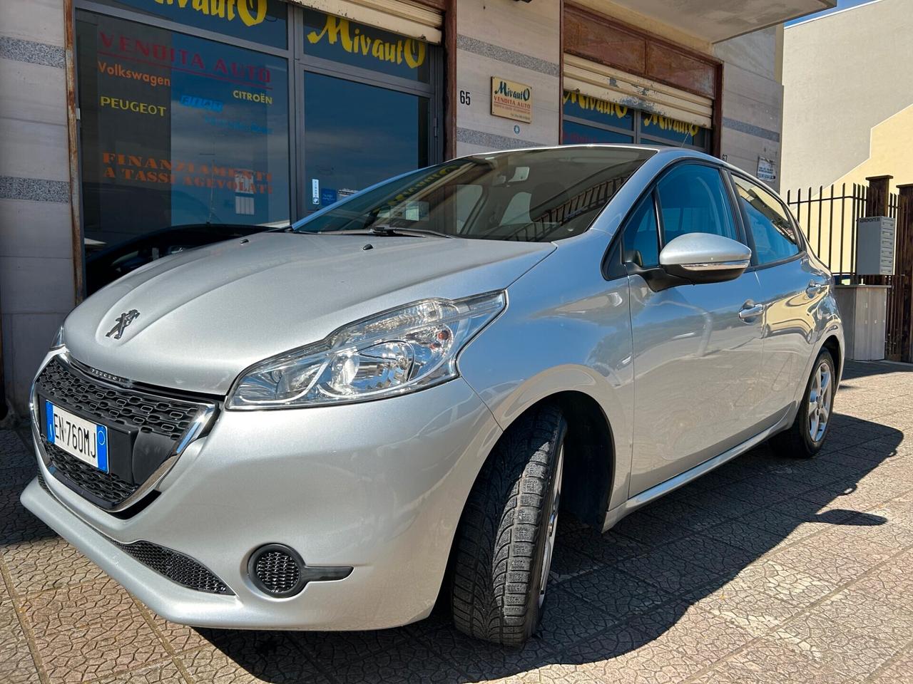 Peugeot 208 1.4 HDi 68 CV 5 porte Allure