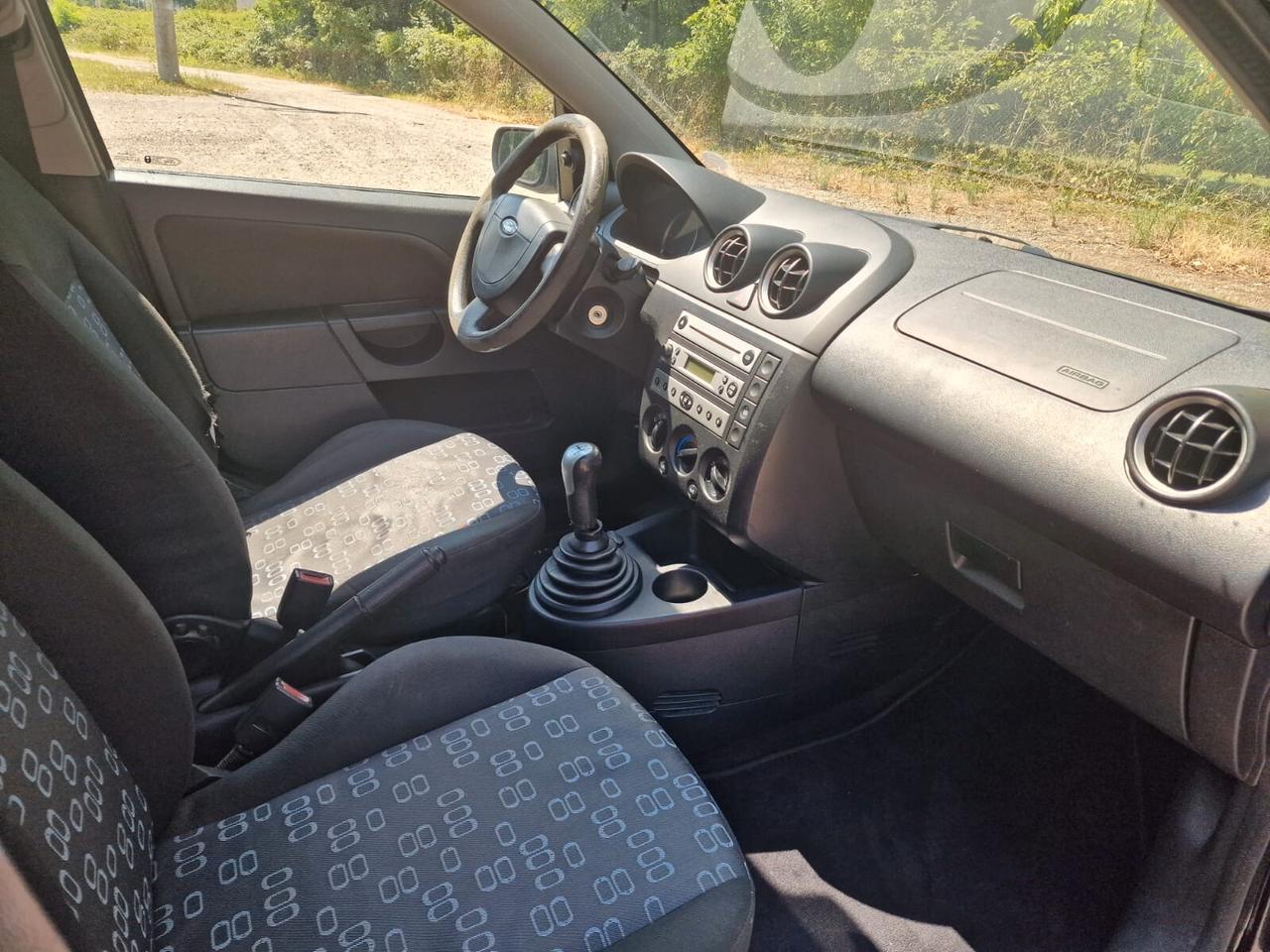 Ford Fiesta 1.4 TDCI 5P. Ghia, neopatentati