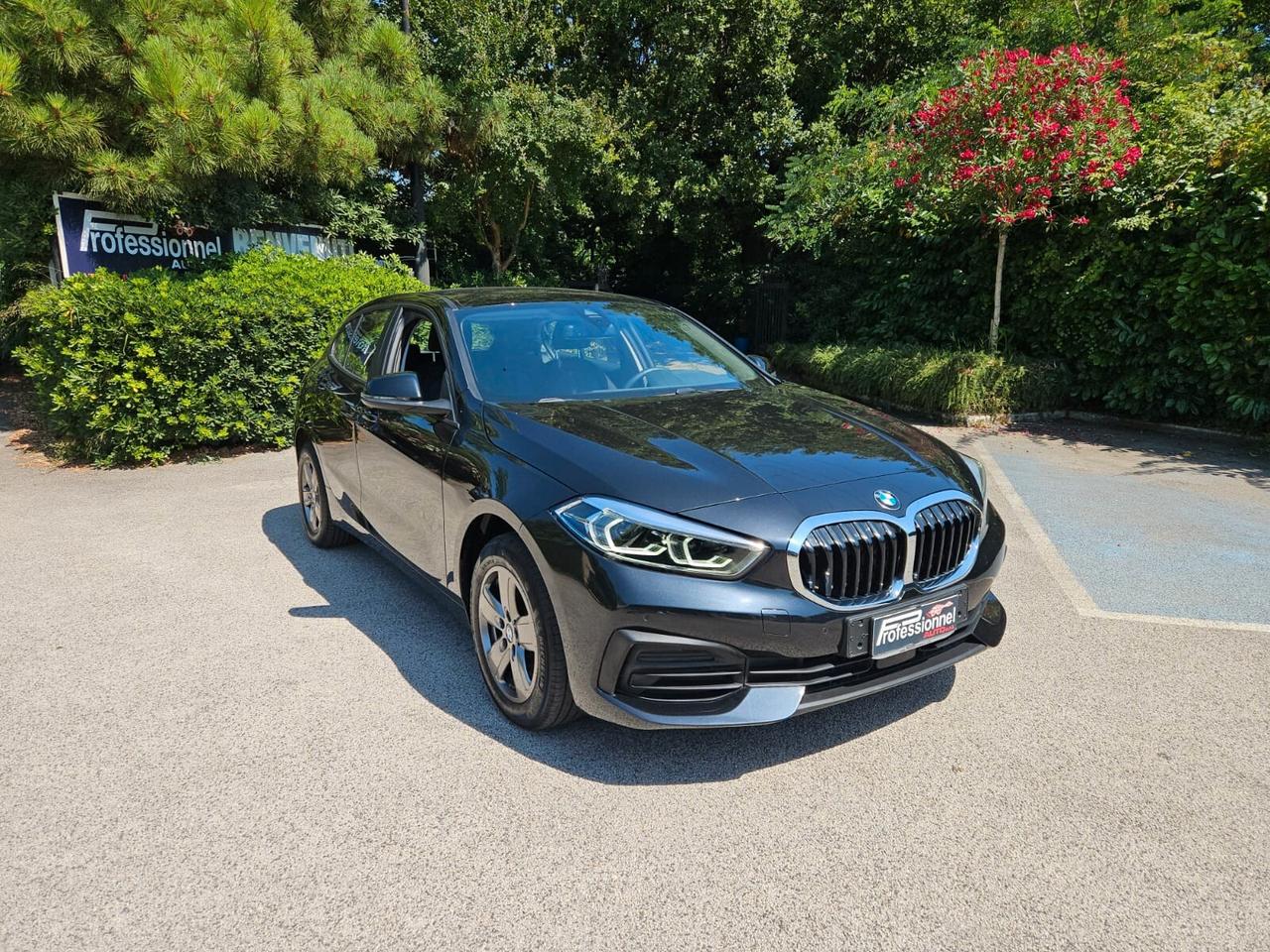 Bmw 116 116d 5p. Business Advantage