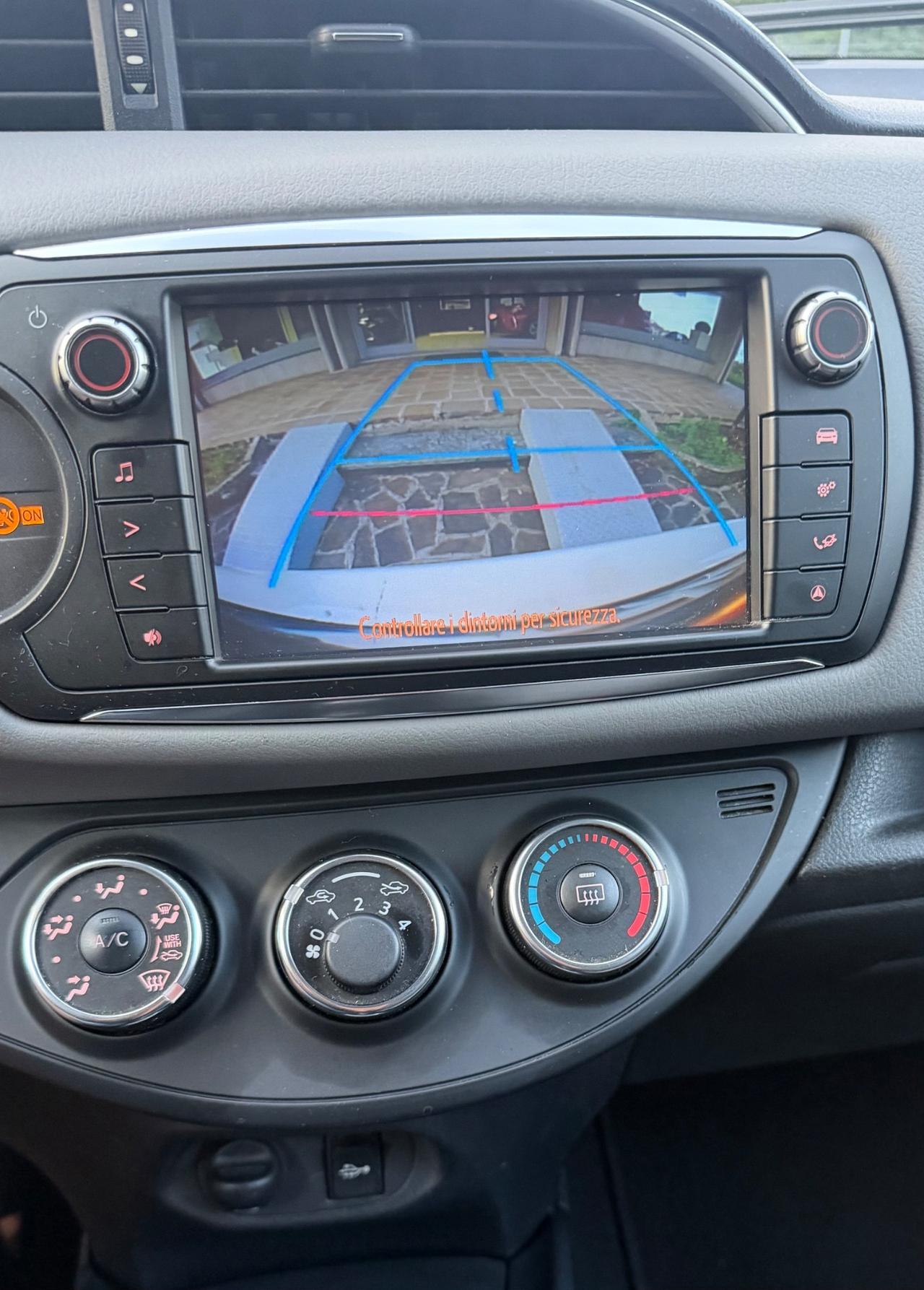 Toyota Yaris 1.0 5 porte