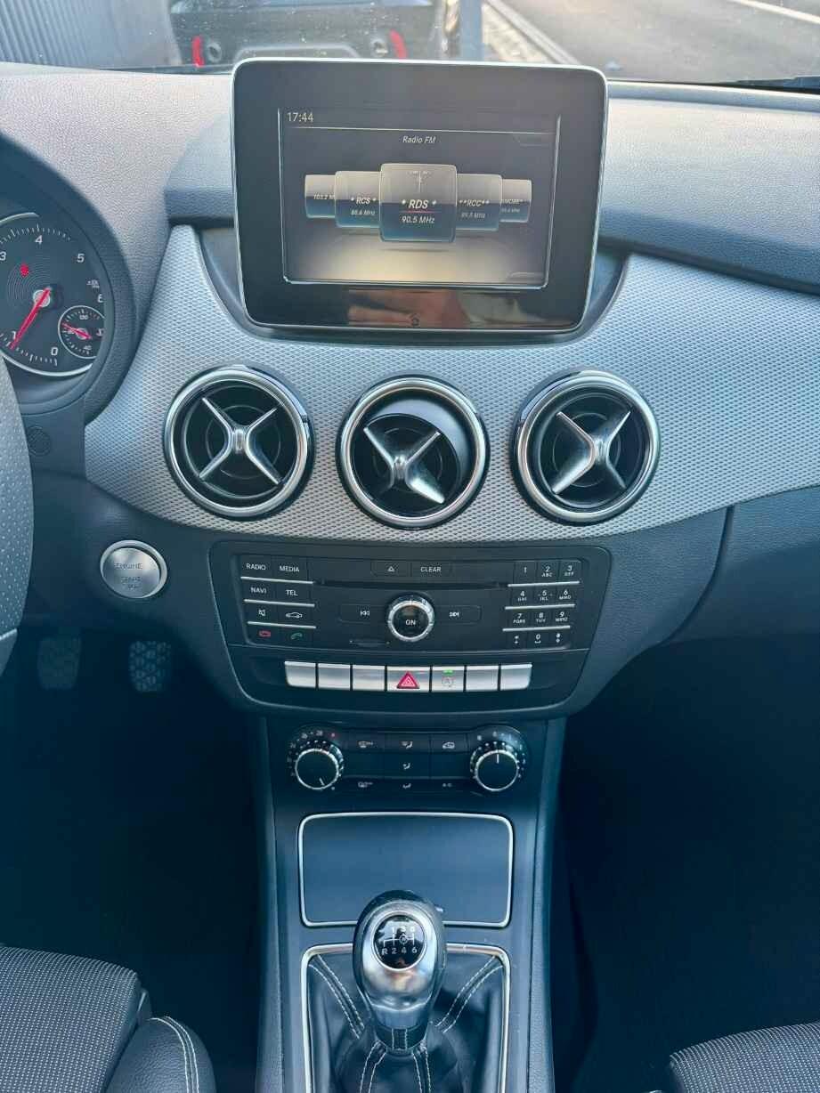 MERCEDES CLASSE B 180 D 1.5 PREMIUM