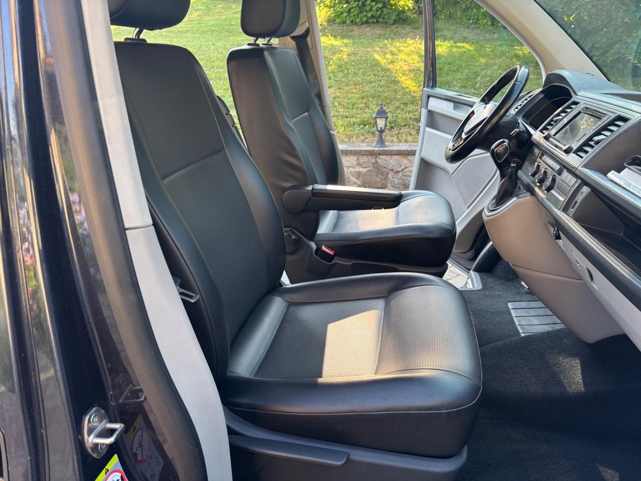 Volkswagen Caravelle 2.0 TDI 204CV DSG 4 Motion 8 Posti
