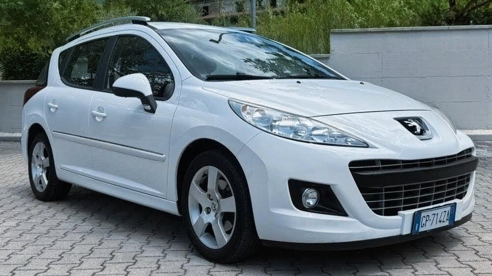 Peugeot 207 1.6 "65.000 KM" HDi 93CV SW Ciel Allure
