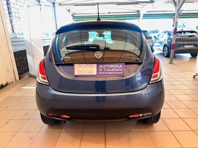 Lancia Ypsilon 1.0 FireFly 5 porte S&S Hybrid Silver Plus