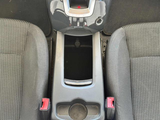 PEUGEOT 5008 1.6 HDi 115CV Business 7 POSTI FARI FENDINEBBIA