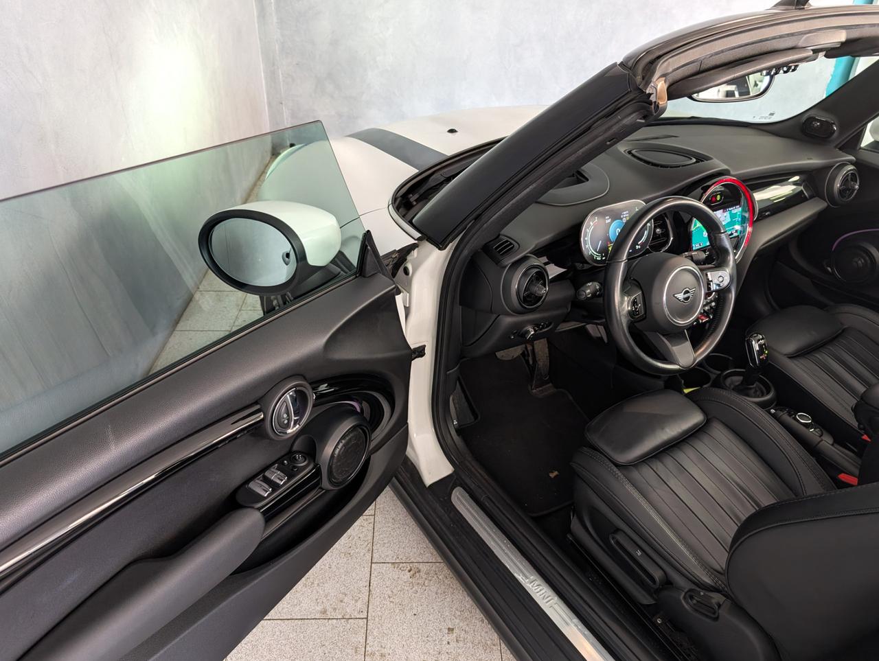 Mini Cooper Cabrio 1.5 Cooper Premium Plus