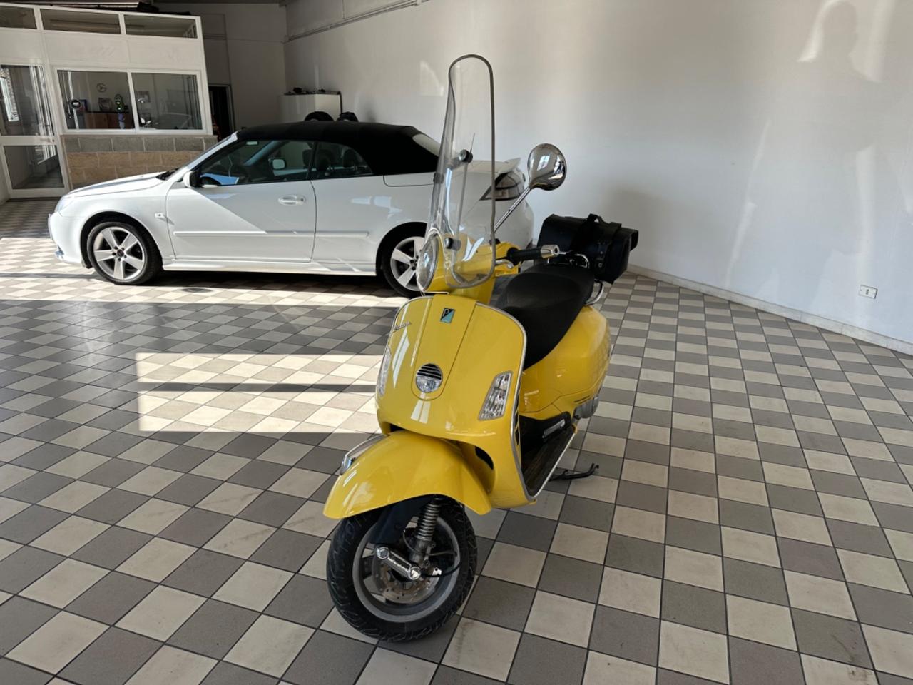 Piaggio Vespa 250 GTS