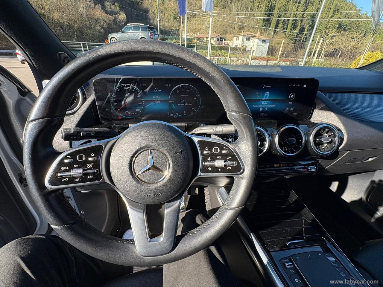 MERCEDES-BENZ GLA 200 d Automatic 4Matic Sport